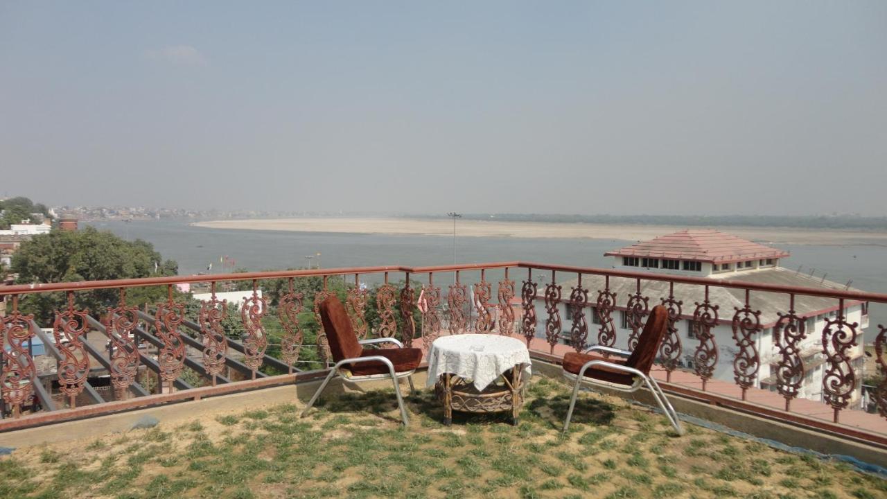 Hotel Temple On Ganges Varanasi Exterior photo